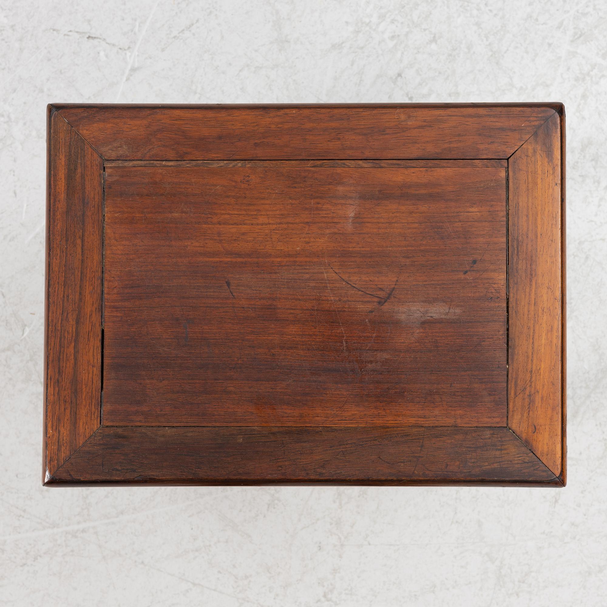 Bord, hardwood, sen Qingdynsti.