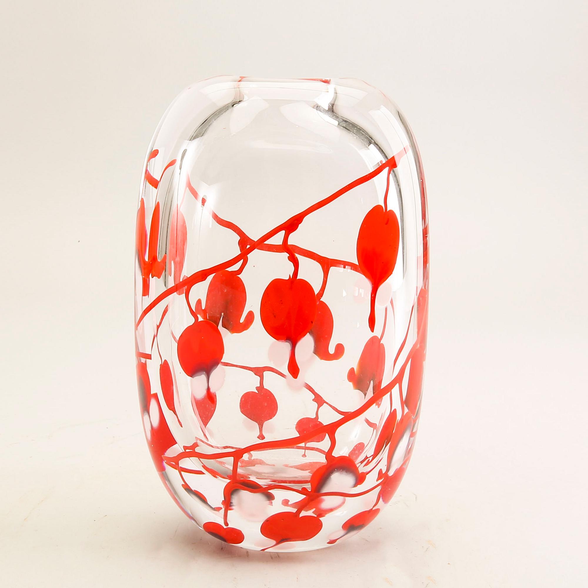 Elna Melusine Jolom, a glass vase Österlens Glashytta.