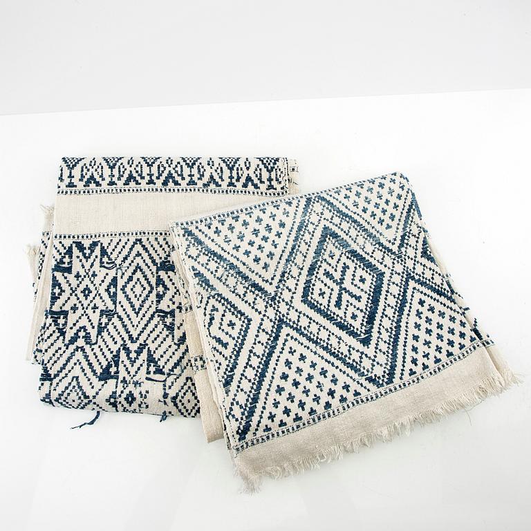 Aprons 2 pcs Blekinge, second half of the 19th century, tabby weave on linen, approx. 230x64 cm and 235x64 cm.