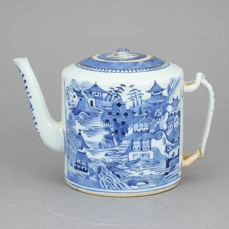 TEKANNA, porslin, Jiaqing, Kina, omkring år 1800.