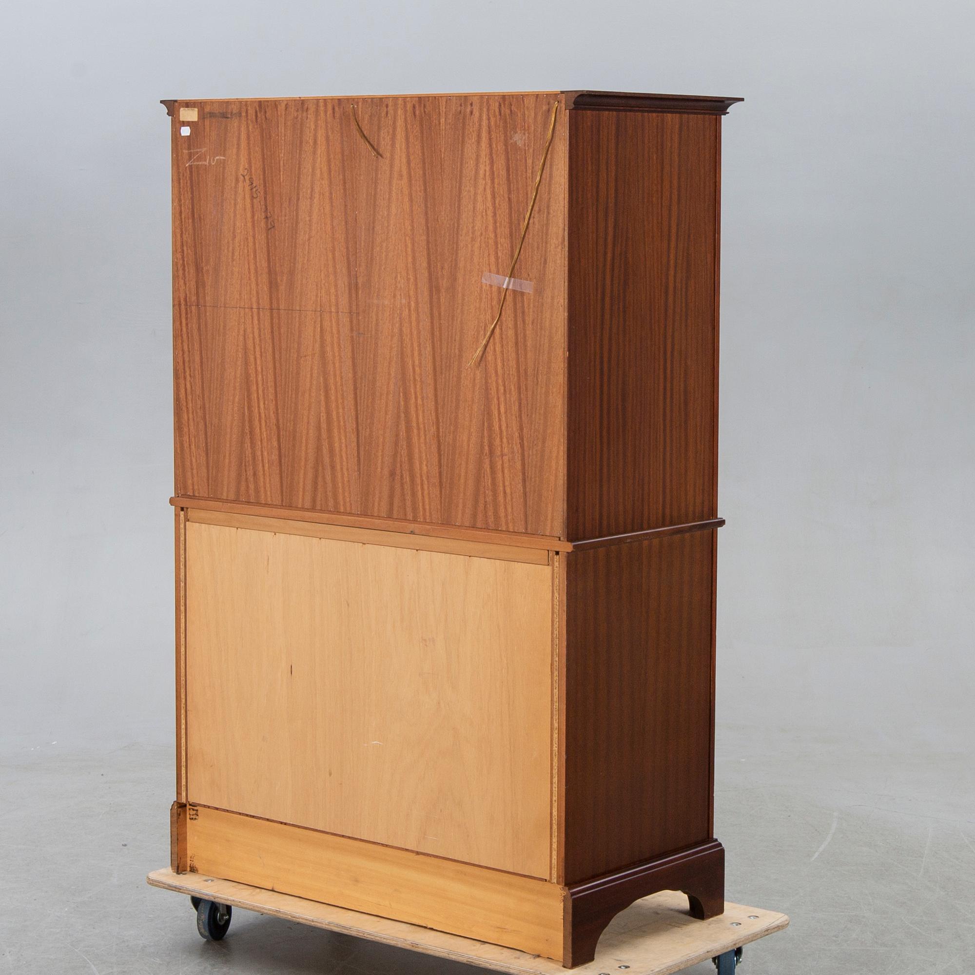 Bar cabinet / cabinet, mahogany, Aurora, second half of the 20th century.