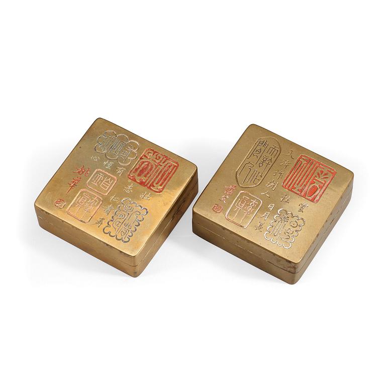 A pair of gilt copper seal boxes, Qing dynasty.