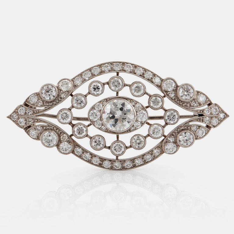 A platinum brooch set with old-cut diamonds with a total weight of ca 2.00 cts.