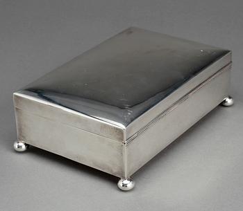 SKRIN, silver, GAB, Stockholm, 1928. Vikt inkl inredning i trä ca 926 gram.