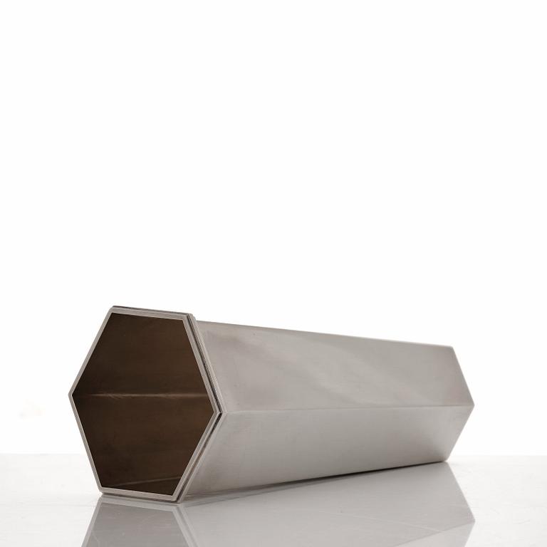 Wiwen Nilsson, a hexagonal sterling silver vase, Lund 1965.