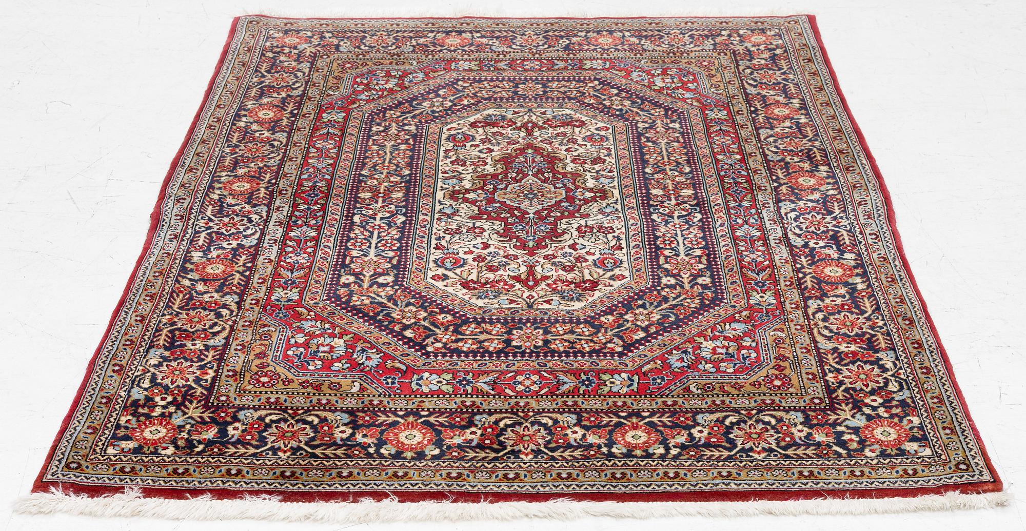 Ghom carpet, approx. 155 x 106 cm.