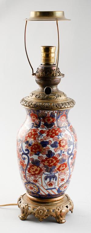 BORDSLAMPA, porslin, Imari, 1800-tal.