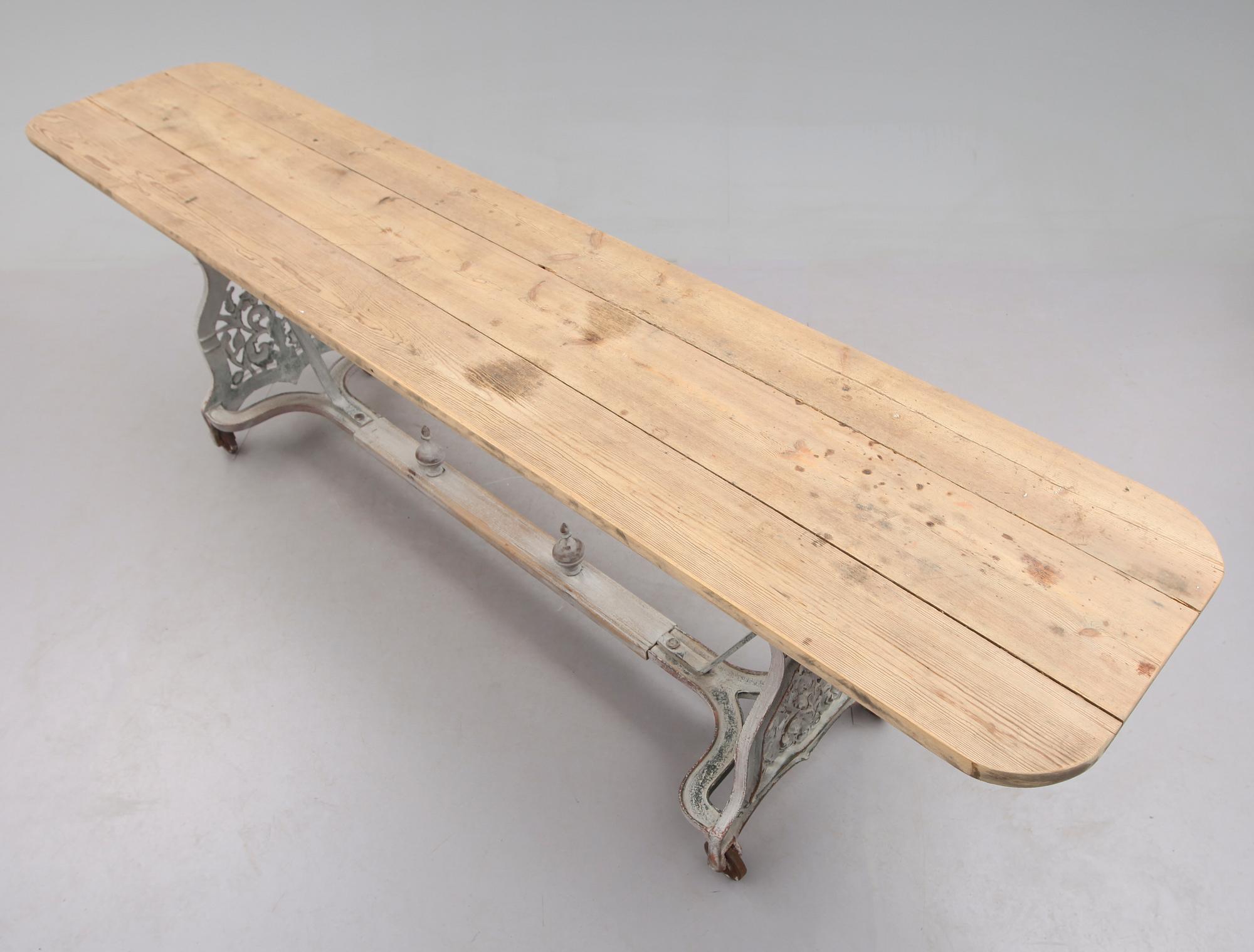 BORD, 1900-talets första hälft.