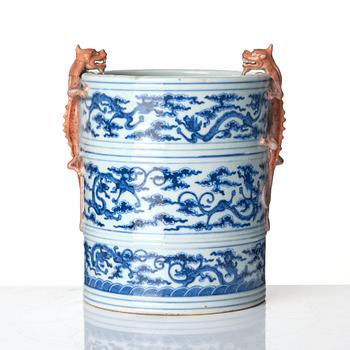 A Chinese blue and white brush pot, Qing dynasty with Yongzhengs mark.