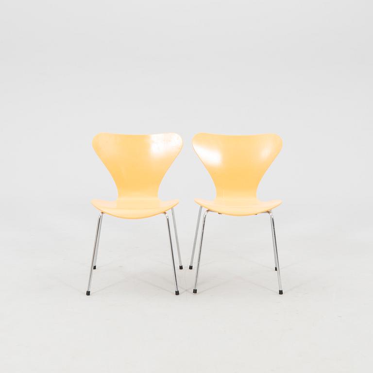 Arne Jacobsen, stolar, 4 st, "Sjuan", Fritz Hansen, Danmark, 1989.