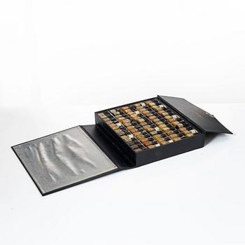 Parfymflakonger, 80 st, i konsulentportfölj, S.A. Tombarel Freres, Grasse, Frankrike, 1950-tal.