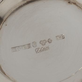 PUNCHMUGGAR, 6 + 4 st, silver, Carlson K & E, Göteborg, omkring 1950, vikt 356 g.