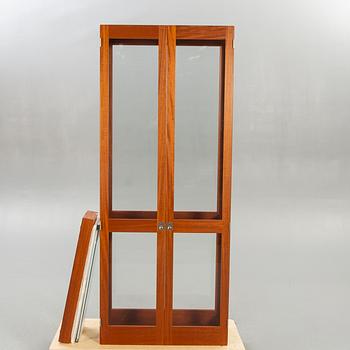 Göran Malmvall, display cabinet, KA72 for Karl Andersson & Söner, later part of the 20th century.