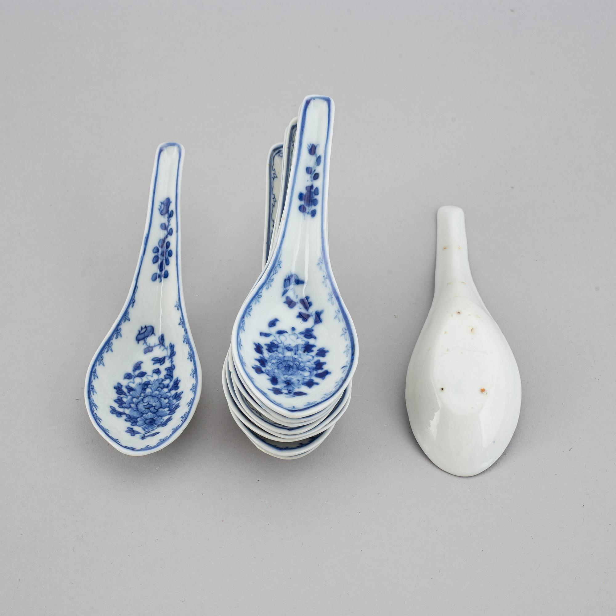 A set of 31 spoons, China, Republic and 20th Century.