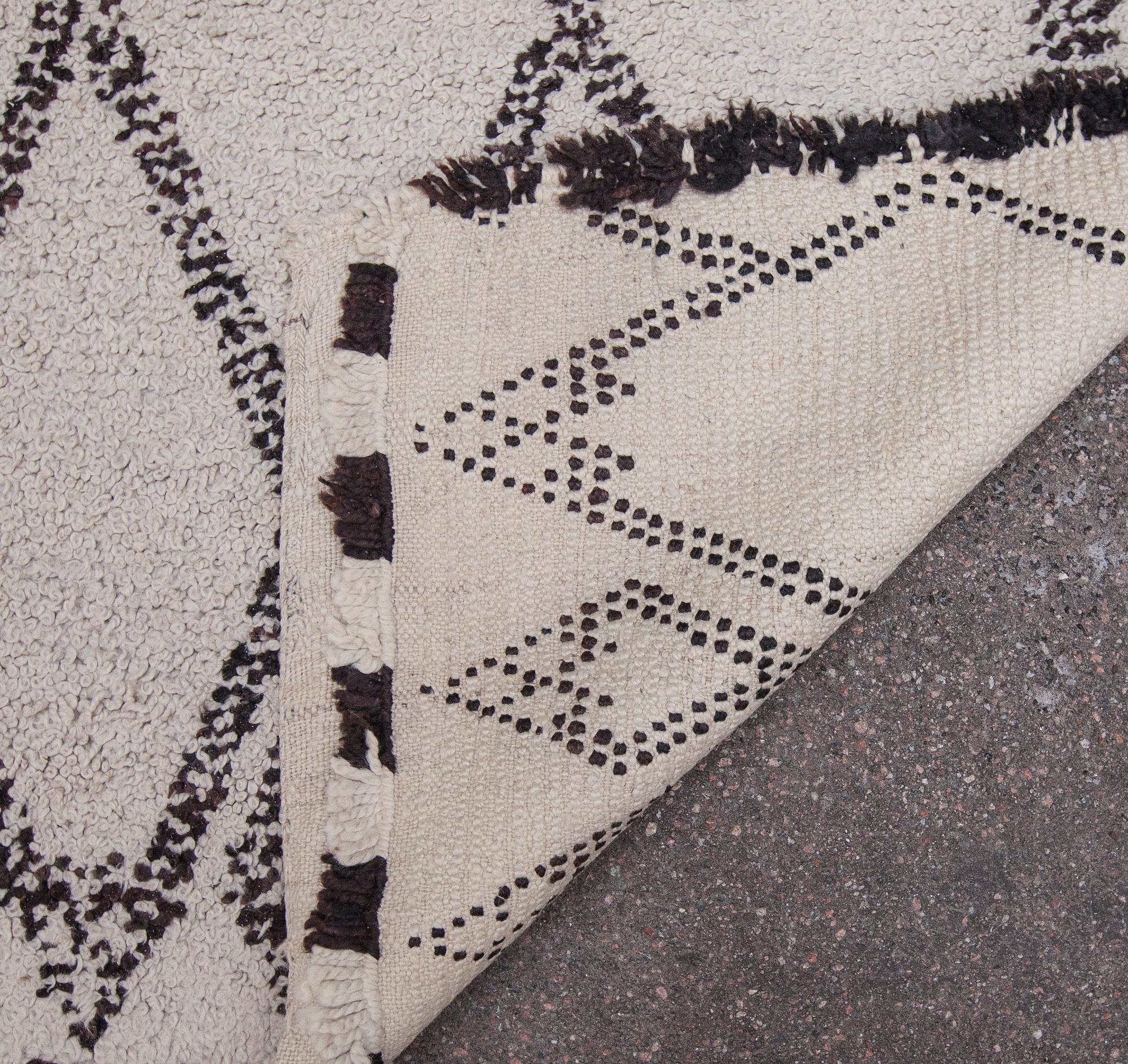 MATTA, nomadmatta, Artek, 1900-talets senare hälft. Ca 375 x 195 cm.