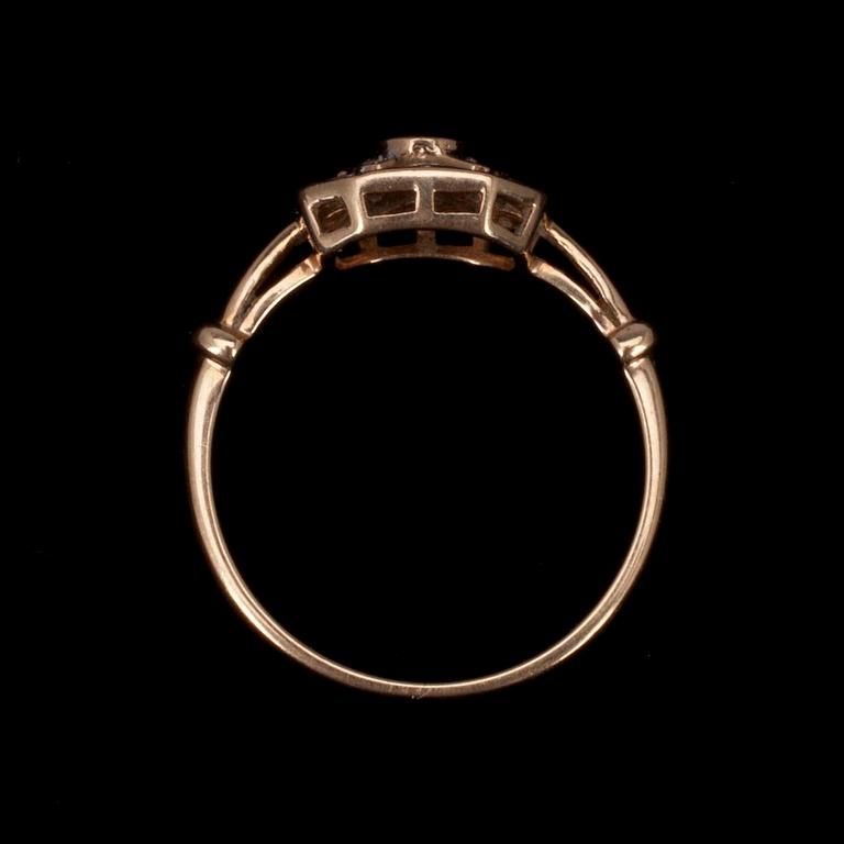 RING, guld 14K, safir med små diamanter, 1997. Vikt 2,9 g.