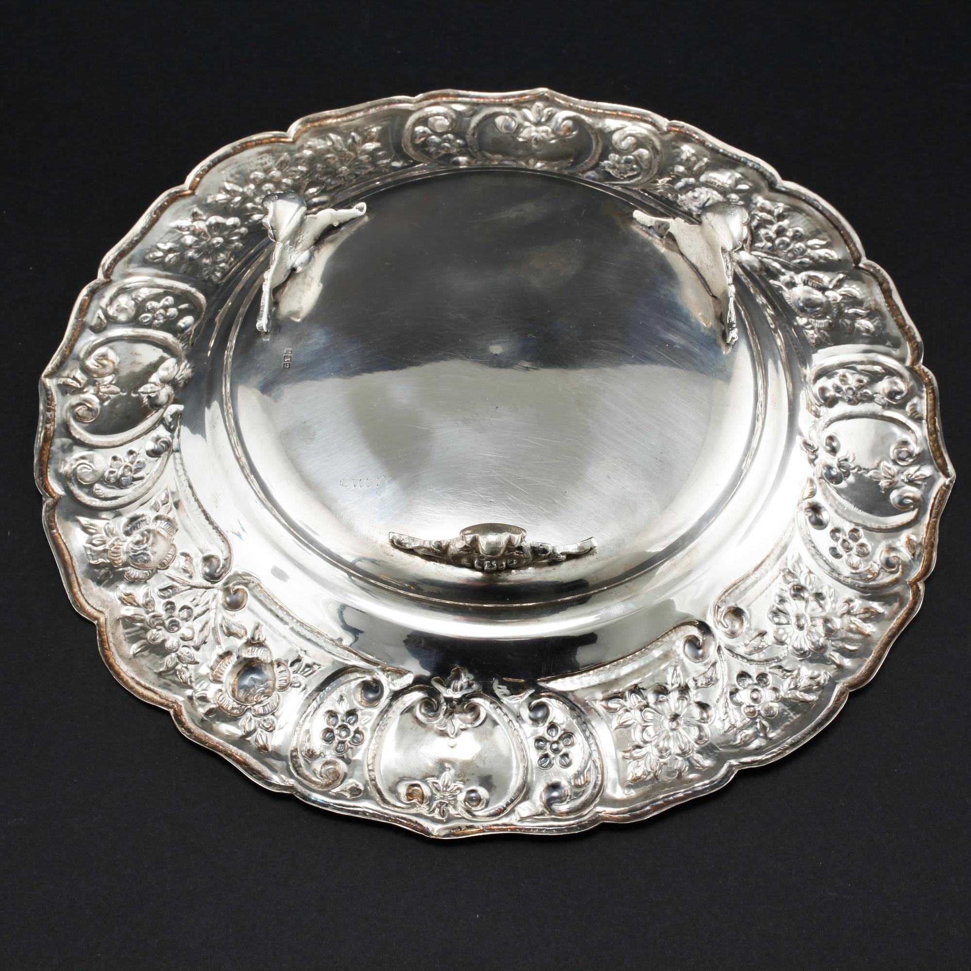 A 20th century silver plate from Egypt. Weight 412 g.