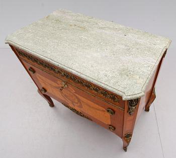 BYRÅ, gustaviansk stil, 1900-talets första hälft.