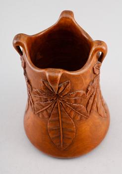 VAS, Snidat trä, signerad Anton Wahledov 1902.