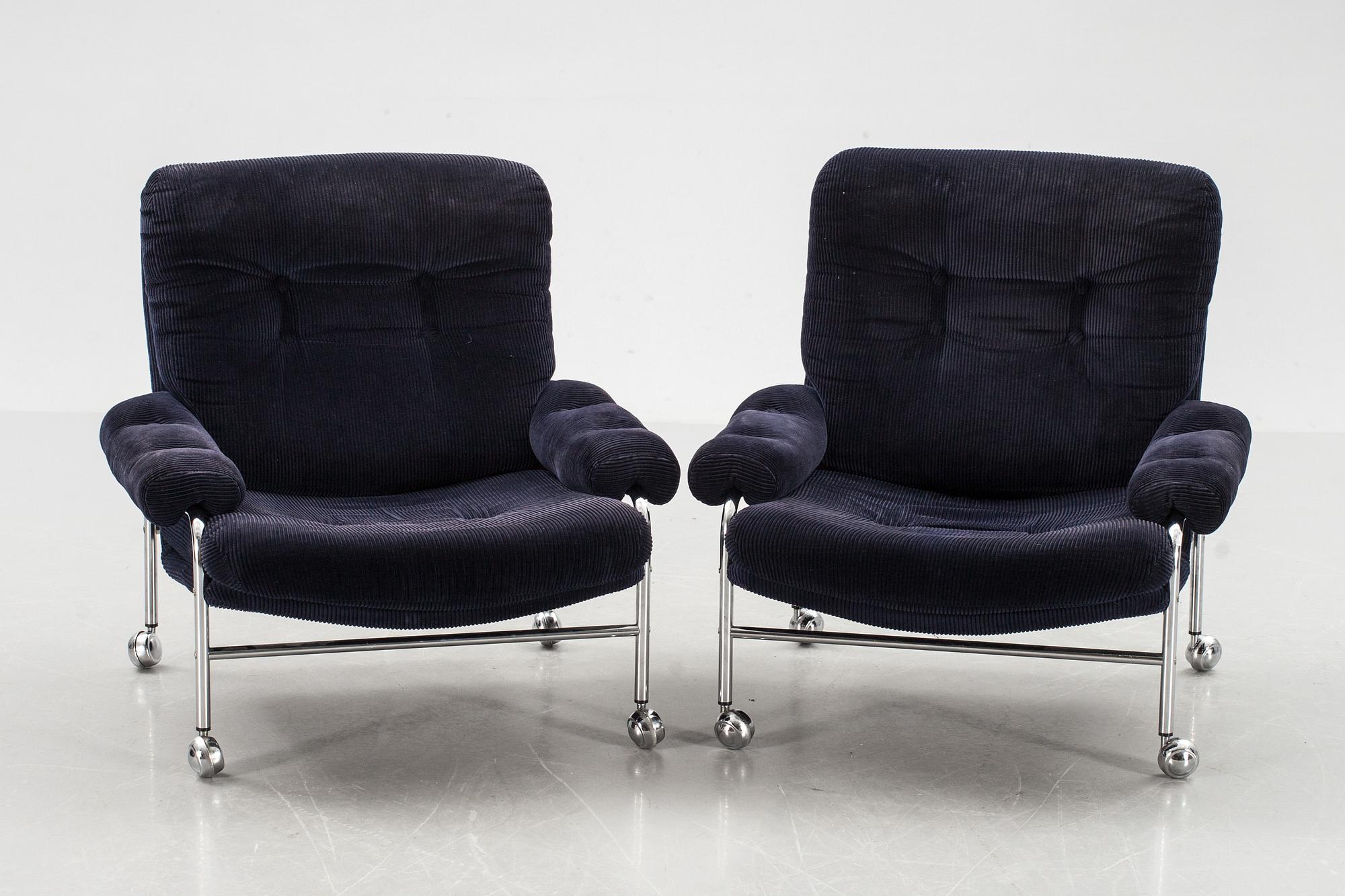 FÅTÖLJER, ett par, 1970-tal.