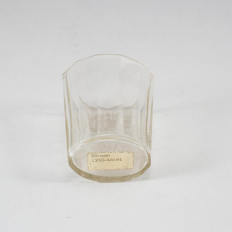 Bägare, glas. 1700-tal, troligen Böhmen.