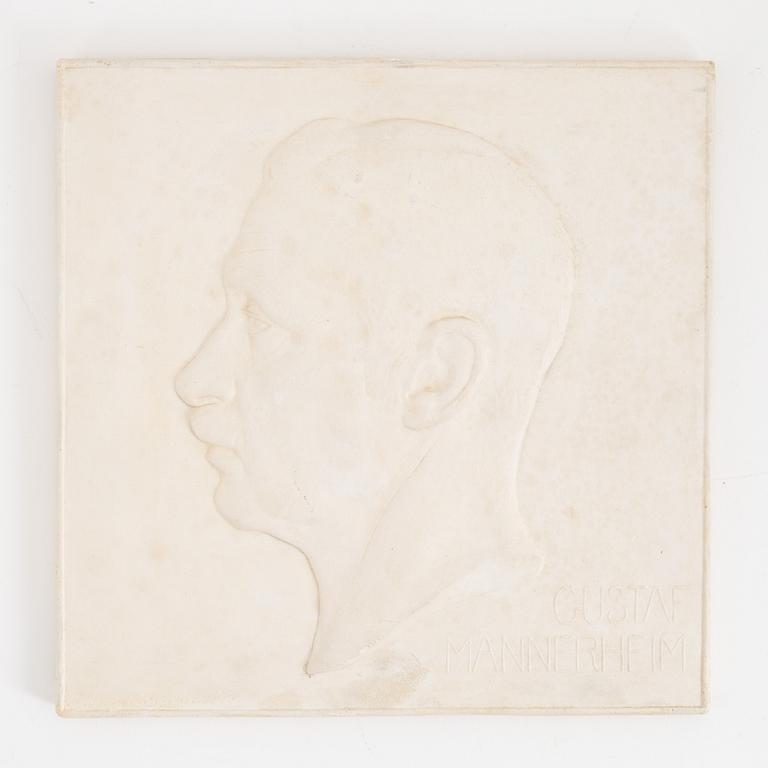 John Munsterhjelm, (ej Hjalmar Munsterhjelm (Finland) 1840-1905), relief, plaster, signed och dated 1920.