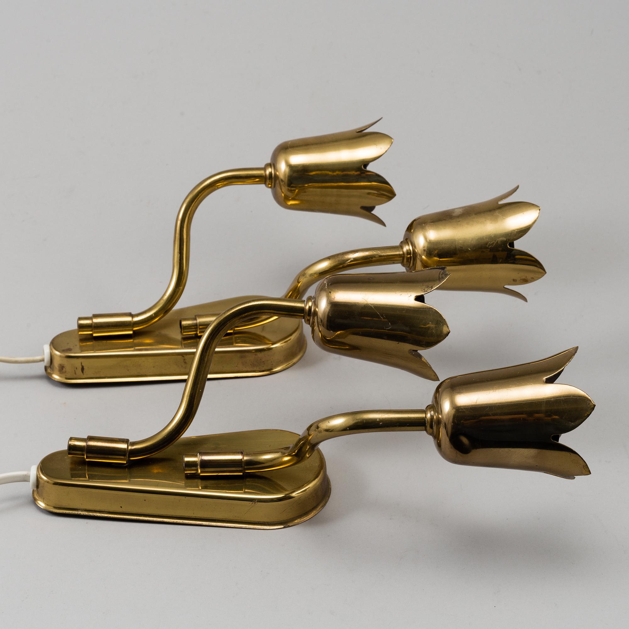 2 brass wall lights probably Fog & Mørup, second half of the 20th century.