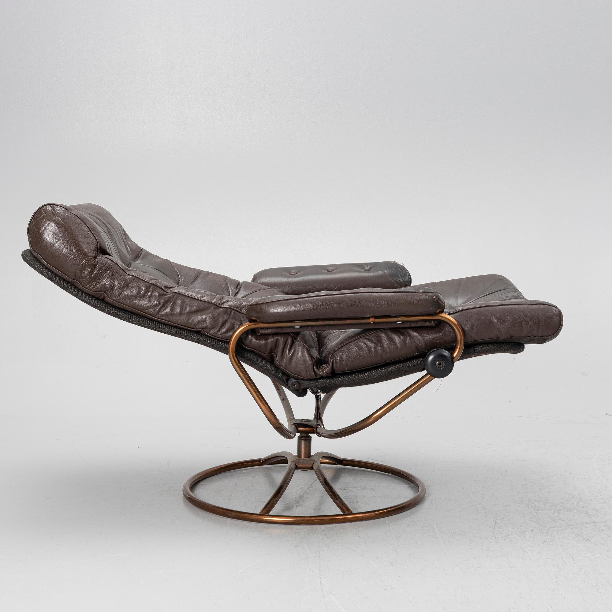 Armchairs, a pair, Stressless, Ekornes, later part of the 20th century.