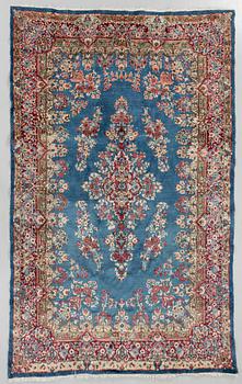 Carpet, Kirman/Sarouk, approx. 260 x 160 cm.