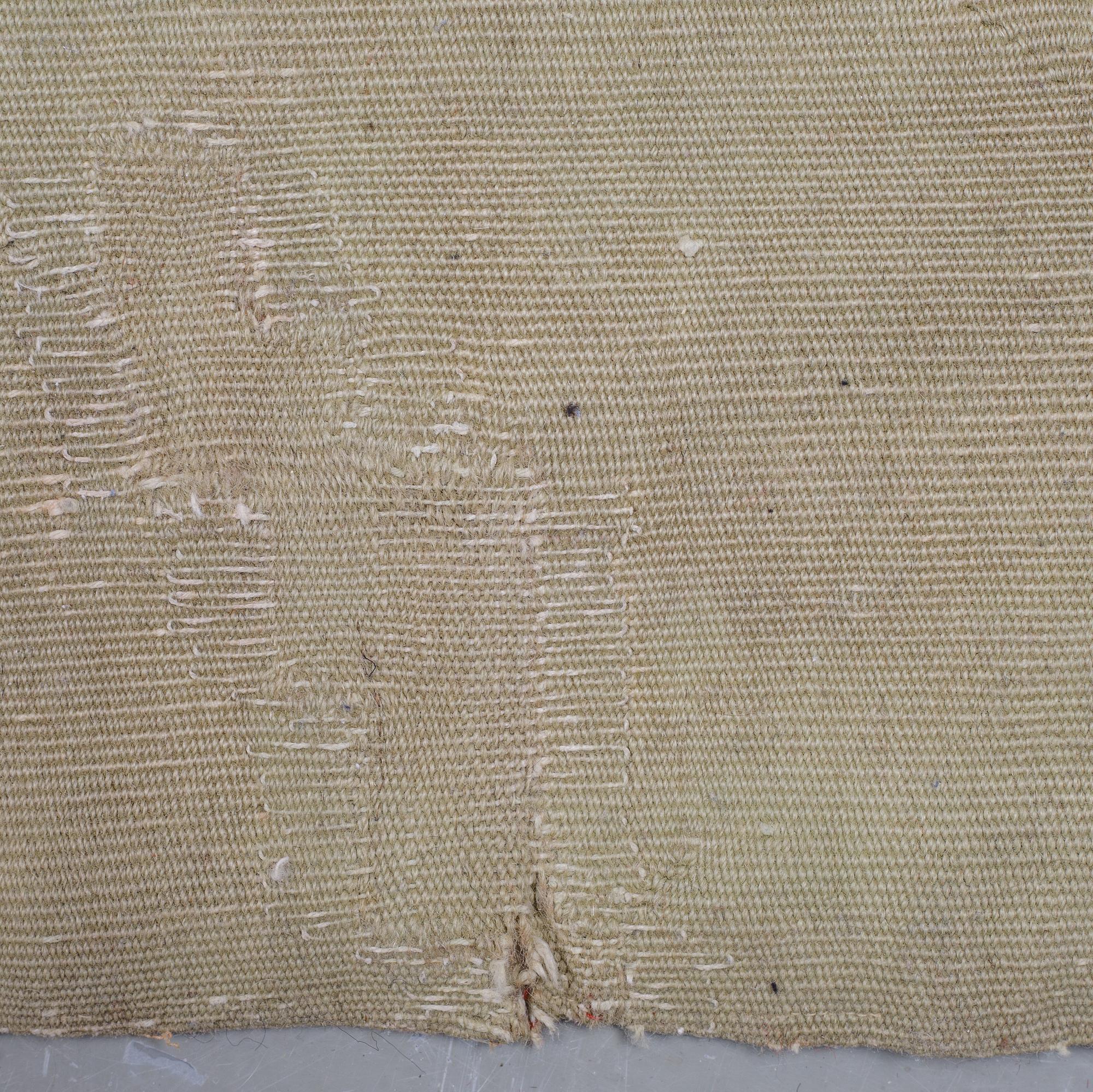 Matta, gobelängteknik, ca 385-387,5 x 391,5-404,5 cm, Aubusson, Frankrike 1800-tal.