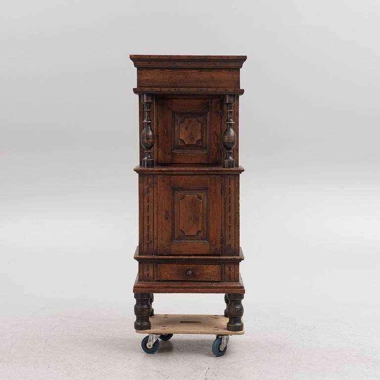 A cabinet, 18th Century.