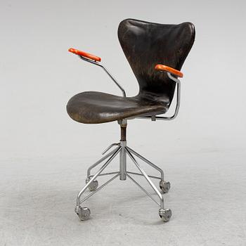 ARNE JACOBSEN, stol, "Sjuan", Fritz Hansen, Danmark,  1967.