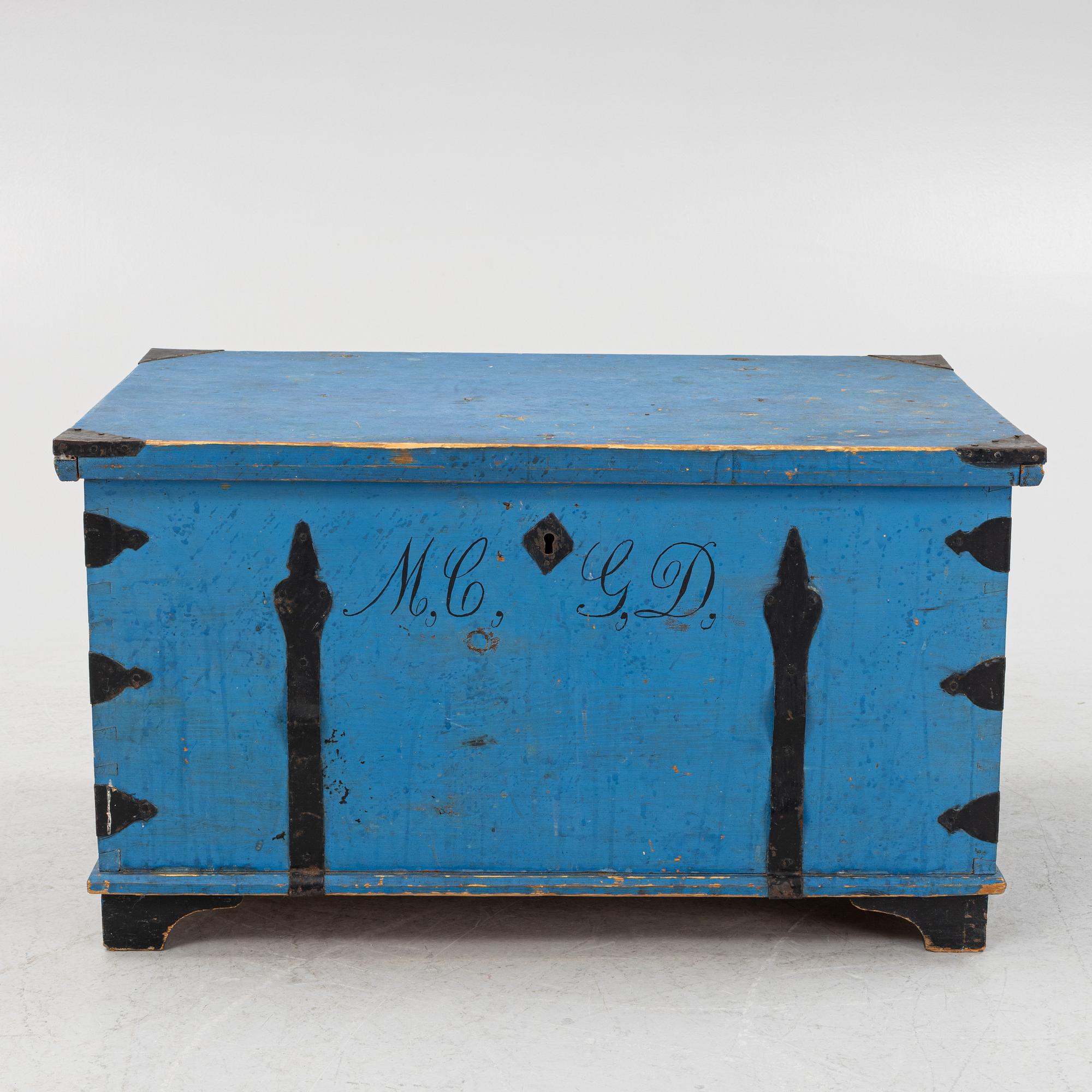 Chest, folk art, 19th century.