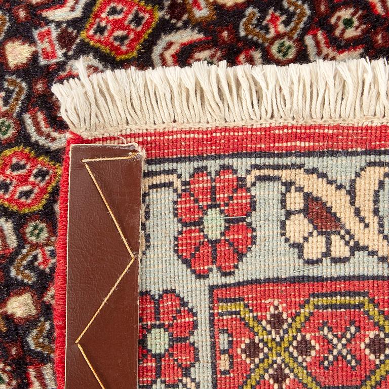 A Senneh Haraty design carpet ca 290 x 198 cm.