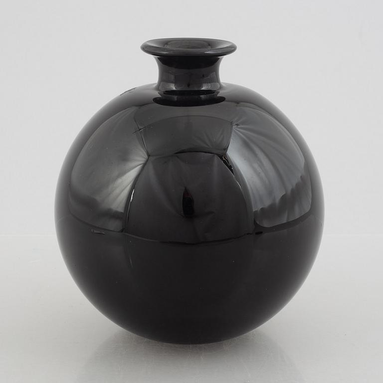 Harald Notini, a "Cryopas" vase model C11550, Pukebergs Glasbruk, 1930s.