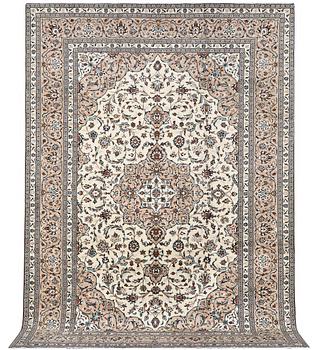 A Kashan carpet, c. 370 x 246 cm.