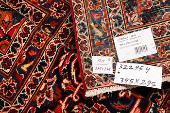 A carpet, Kashan, ca 395 x 295 cm.