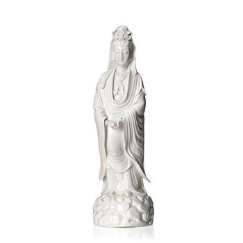 1236. A blanc de chine figure of Guanyin, Qing dynasty, 18/19th Century.