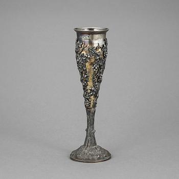 CHAMPAGNEFLÖJT, silver, Moskva, Ryssland, med otydlig mästarstämpel, 1889. Vikt ca 253 gram.
