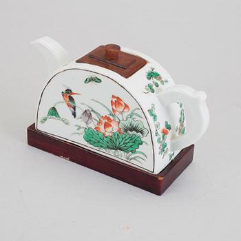 TEKANNA, porslin, Kina, omkring sekelskiftet 1900.