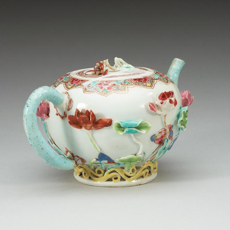 A famille rose teapot with cover, Qing dynasty, Qianlong (1736-95).