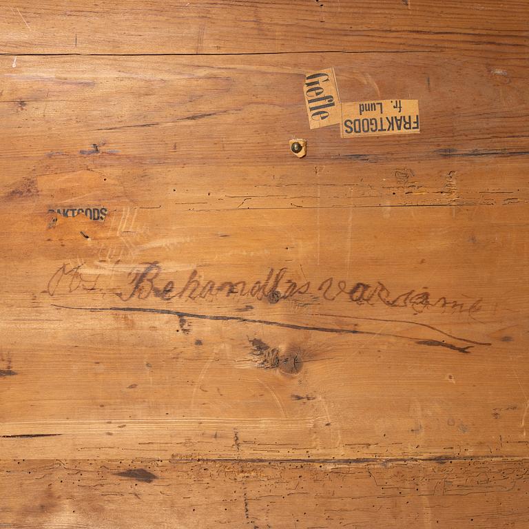 Barock, A late Baroque chest of drawers, 18th century.