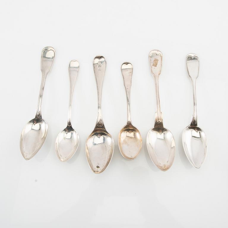 Spoons 14 pcs silver including Pehr Zethelius 1775, "Swedish double-threaded" and French model, 1775-1940.