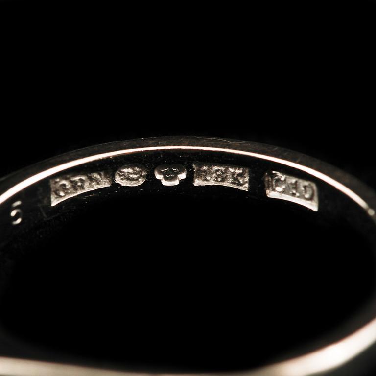RING, 18k vitguld med äldre briljantslipad diamant, Örns juvelateljé, Göteborg, 1977. Vikt 3 g.