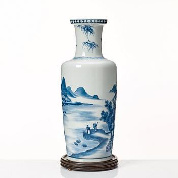 A blue and white roleau vase, late Qing dynasty, 19th Century.