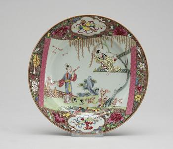 350. TALLRIK, porslin. Qing dynastin, Qianlong (1736-95).