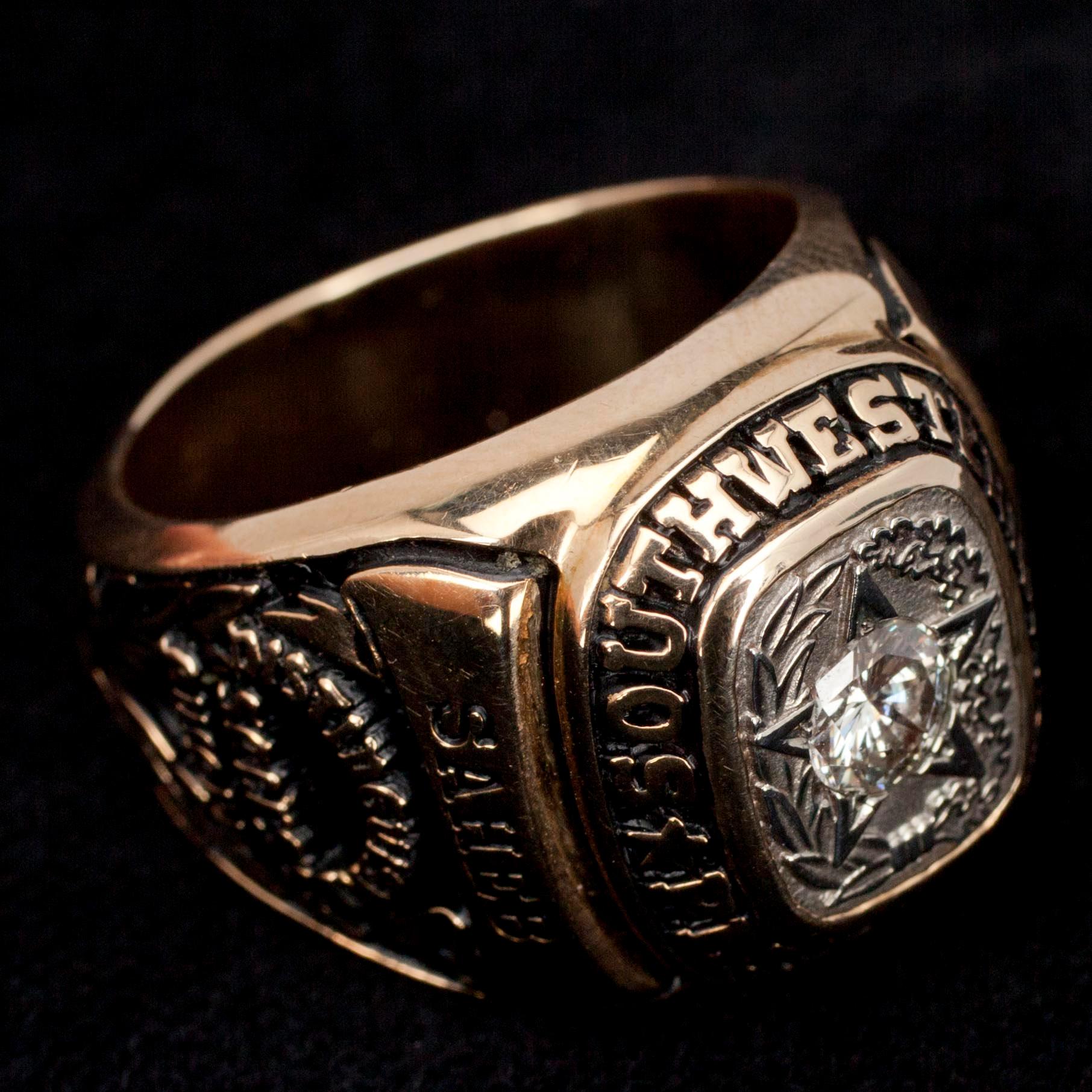 RING, guld 10K, diamant 0,55 ct. 1990-tal. Vikt 25,7 g.