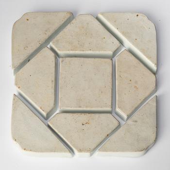 Cabaret i schatull, porslin och trä. Kina, 1900-tal.