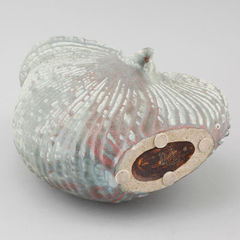 GUNNAR NYLUND, a stoneware shell for Rörstrand.