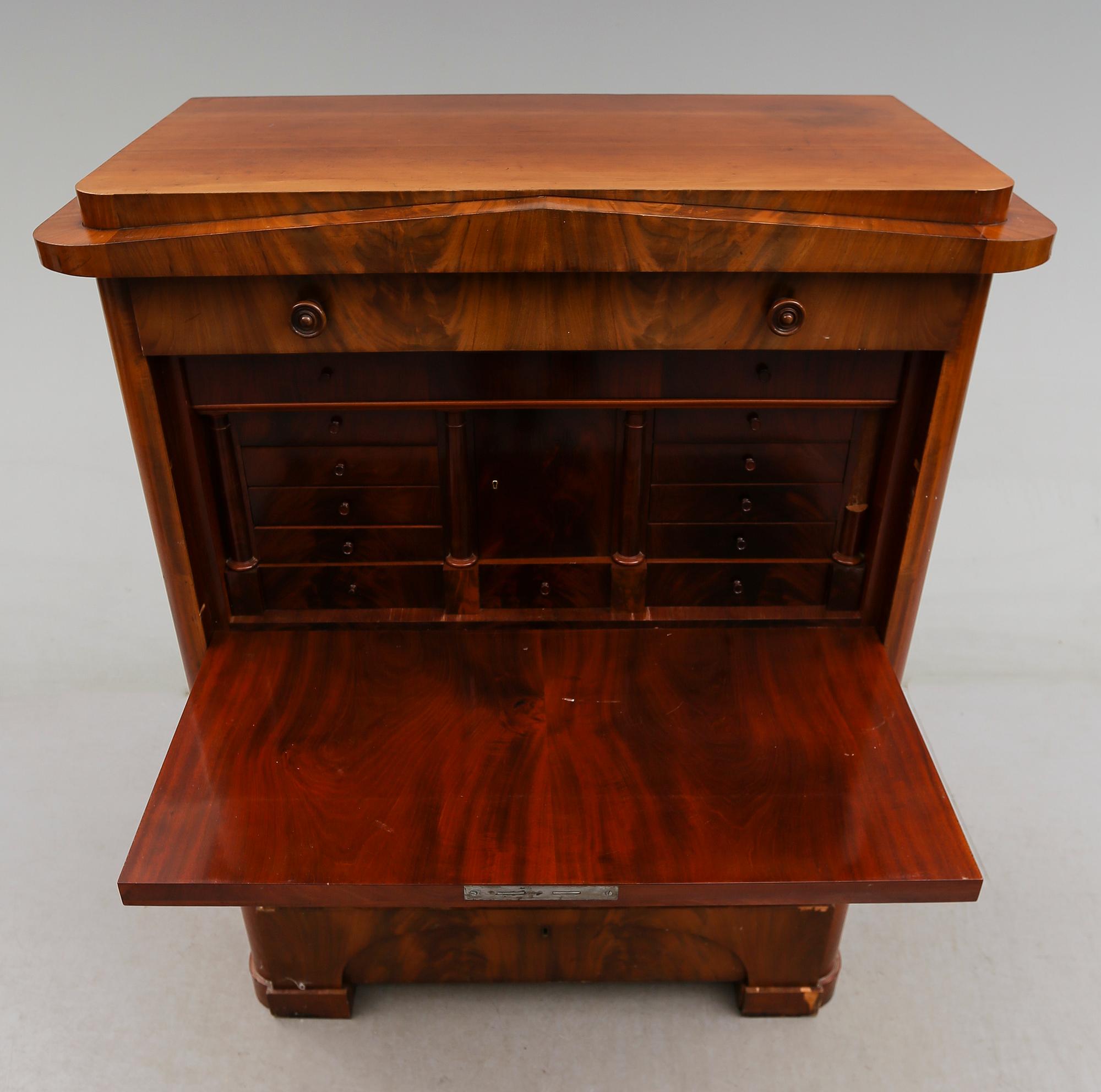 CHIFFONJÈ, senempire, 1800-talets mitt.